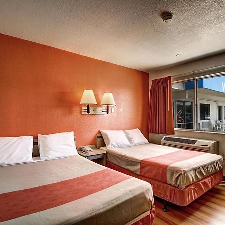 Motel 6 Wells Eksteriør billede