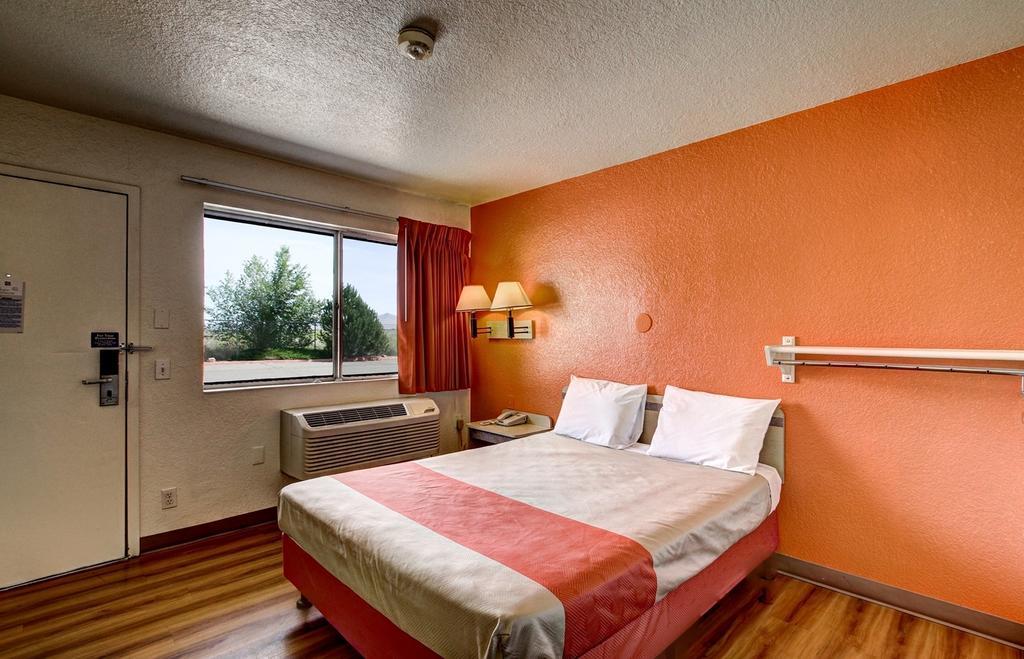 Motel 6 Wells Eksteriør billede