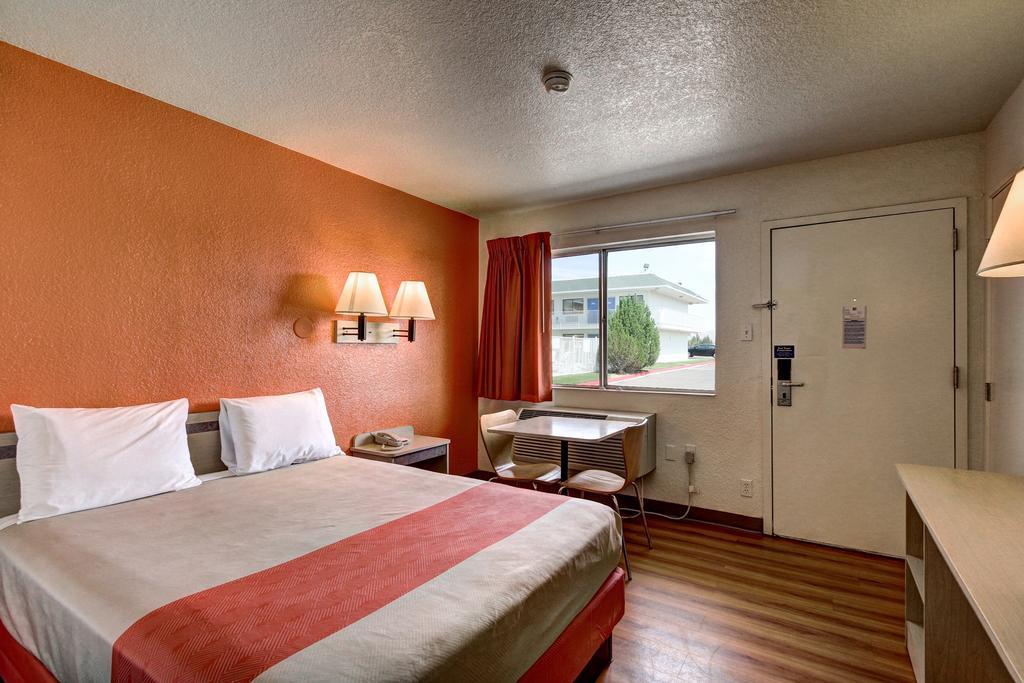 Motel 6 Wells Eksteriør billede