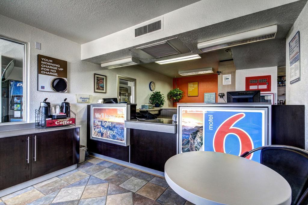 Motel 6 Wells Eksteriør billede